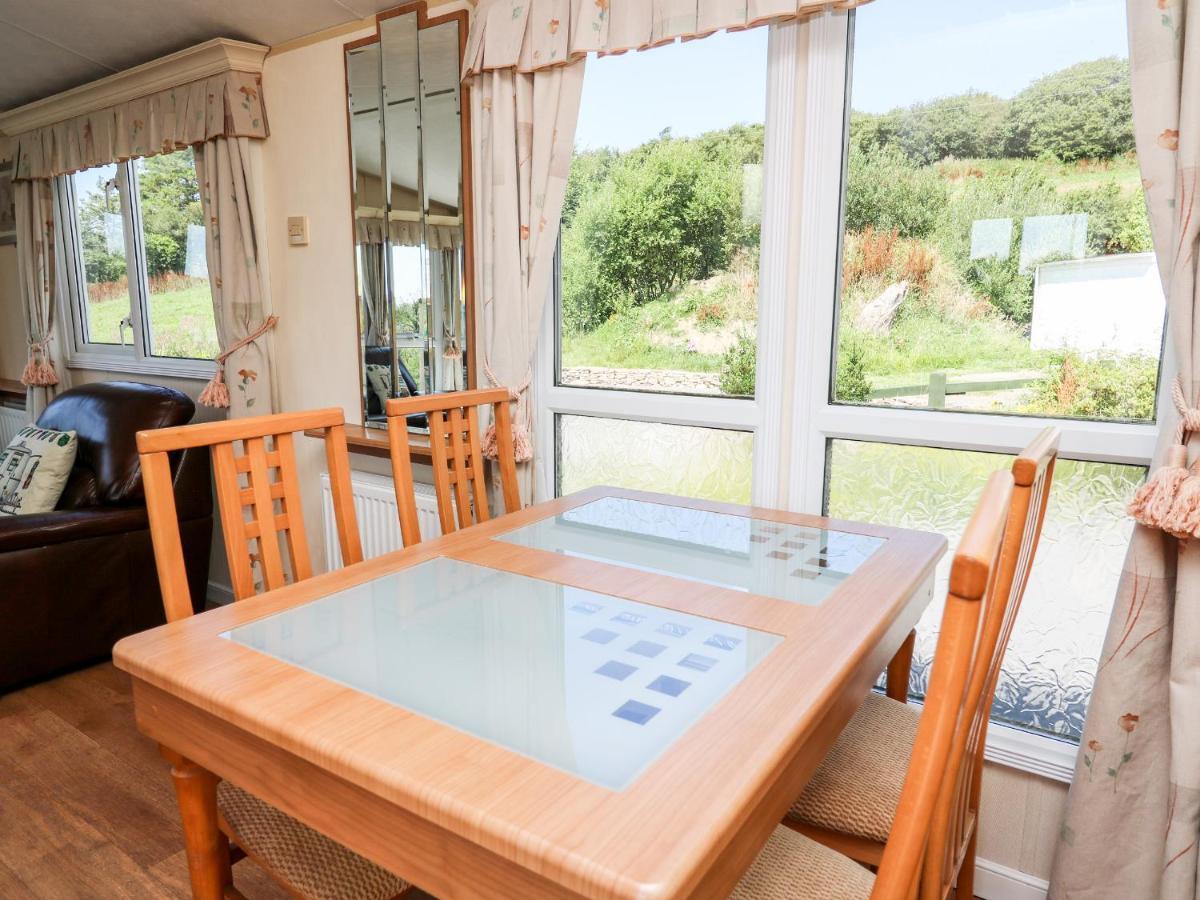 The Lodge Llanelli Ngoại thất bức ảnh